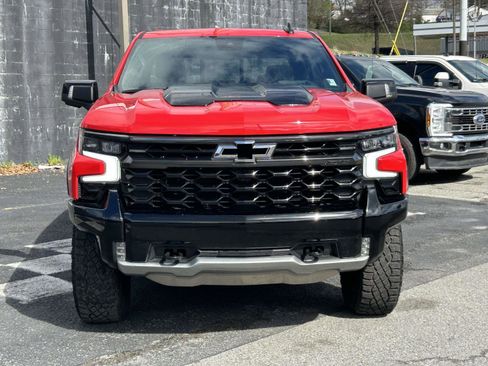 Used 2024 Chevrolet Silverado 1500 ZR2 w/ Technology Package image 8