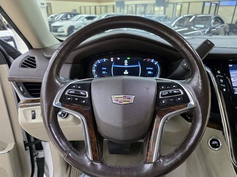 Used 2016 Cadillac Escalade 4WD image 32