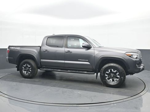 Used 2021 Toyota Tacoma TRD Off-Road image 8