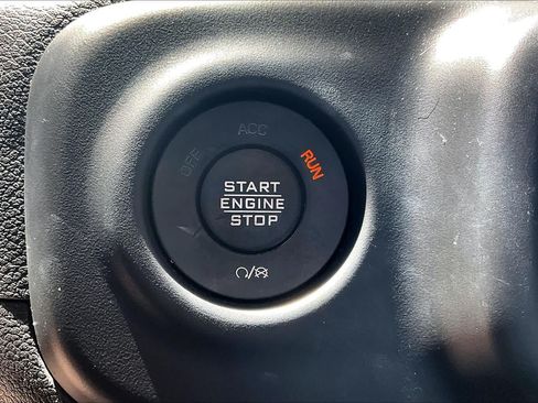 Used 2021 Jeep Wrangler Sport AWD/4WD image 29