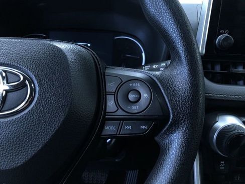 Used 2025 Toyota RAV4 LE image 27