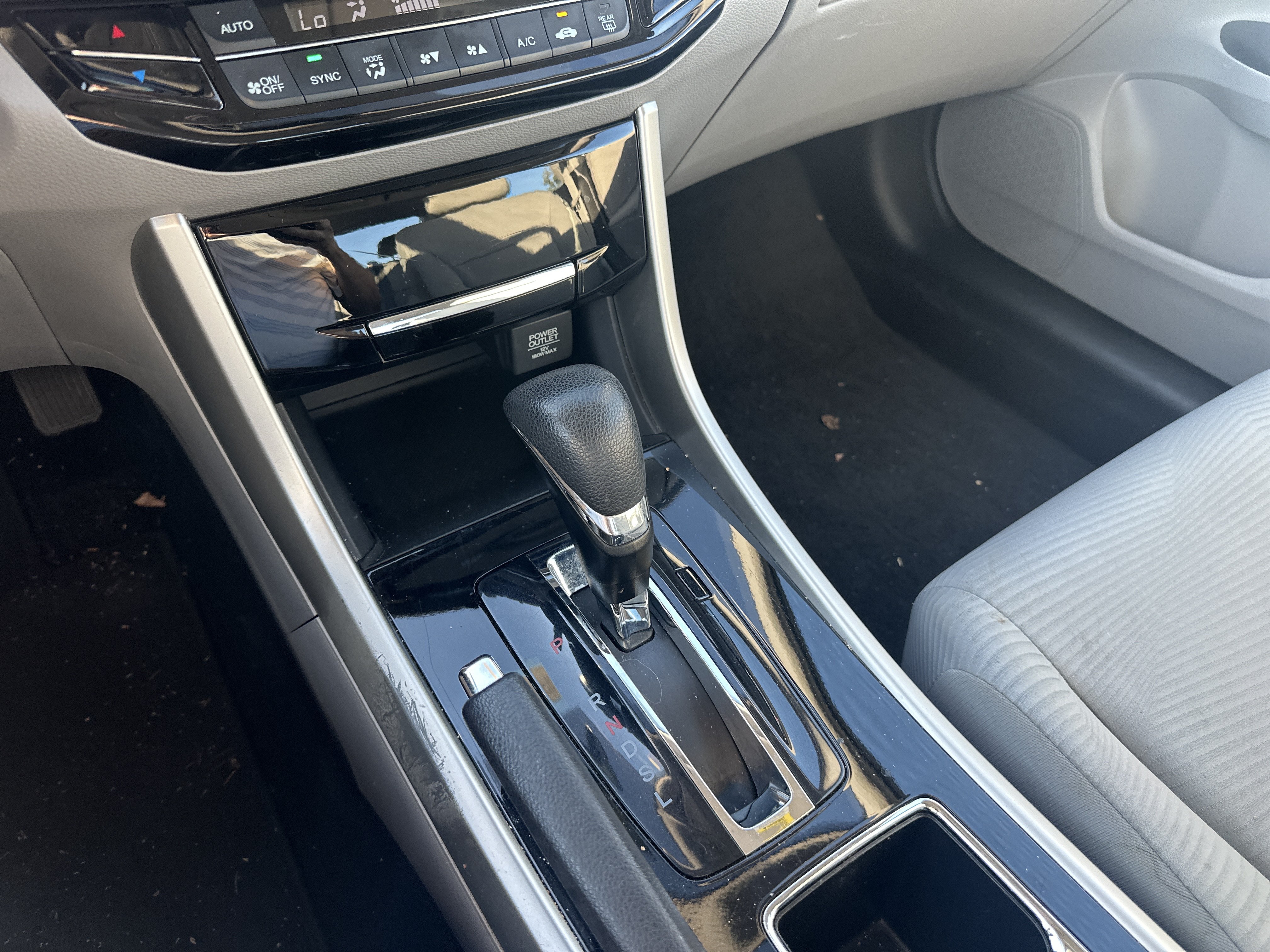Used 2017 Honda Accord LX image 27
