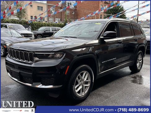 Used 2023 Jeep Grand Cherokee L Laredo image 7