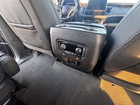 Used 2024 Chevrolet Suburban Z71 w/ Luxury Package image 12