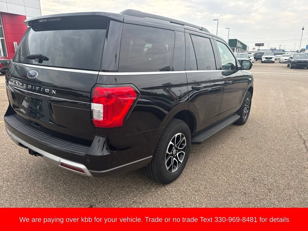Used 2024 Ford Expedition XLT AWD/4WD image 8