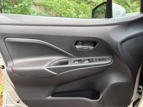 Used 2025 Nissan Versa SV FWD image 15