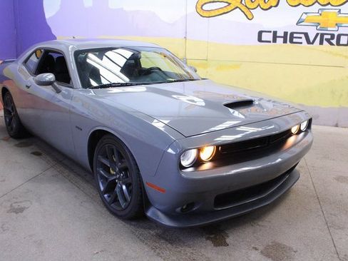 Used 2019 Dodge Challenger R/T w/ Blacktop Package image 4