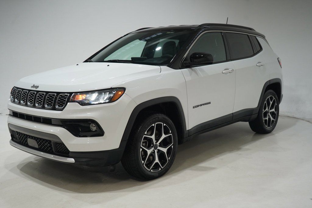 Used 2025 Jeep Compass Limited AWD/4WD image 3