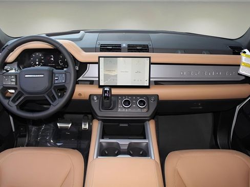 Used 2025 Land Rover Defender 110 V8 image 13