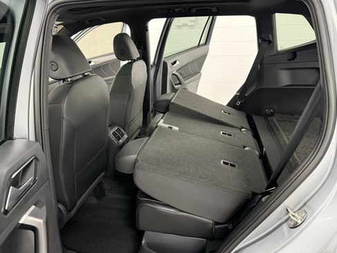 Used 2024 Volkswagen Tiguan SE R-Line image 16