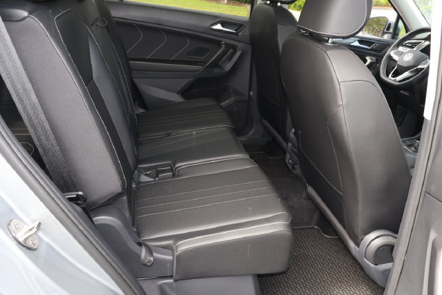 Certified 2023 Volkswagen Tiguan SE w/ Panoramic Sunroof Package FWD image 20