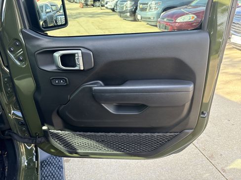 Used 2024 Jeep Wrangler Sport AWD/4WD image 14