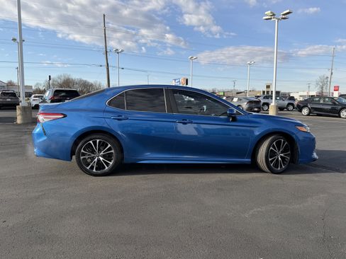 Used 2018 Toyota Camry SE image 10