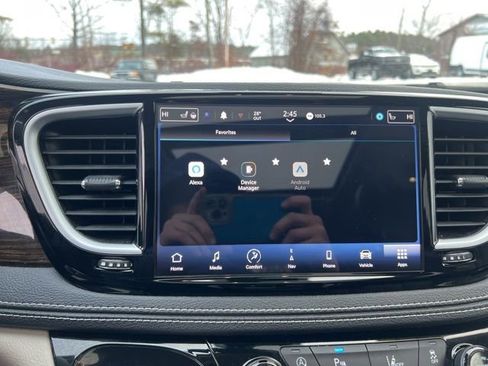 Used 2023 Chrysler Pacifica Limited image 41