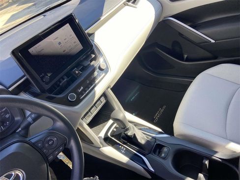 Used 2023 Toyota Corolla Cross L image 24