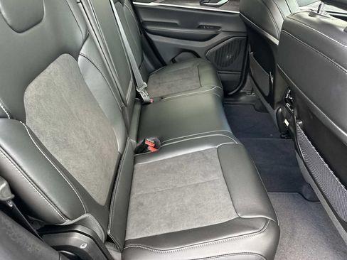 New 2026 Jeep Grand Cherokee Altitude AWD/4WD image 16