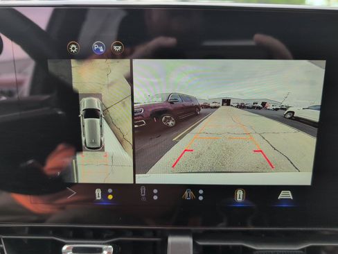 Used 2025 Chevrolet Equinox LT w/ Convenience Package II FWD image 18