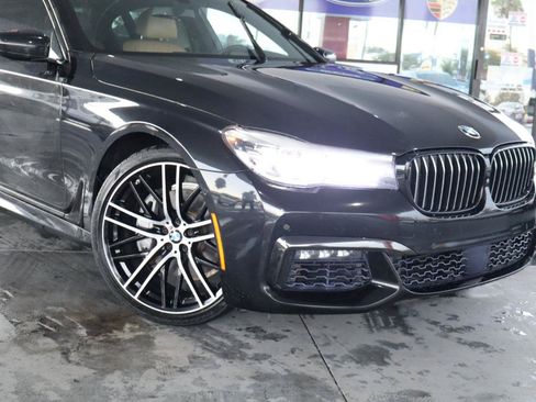 Used 2017 BMW 740i RWD image 2