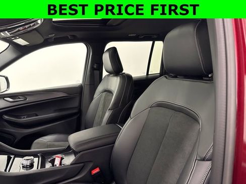 New 2025 Jeep Grand Cherokee Altitude AWD/4WD image 19