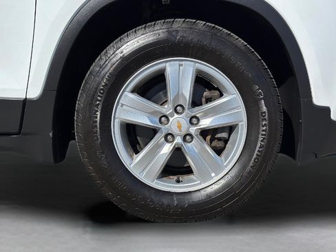 Used 2018 Chevrolet Trax LT w/ LT Convenience Package FWD image 10