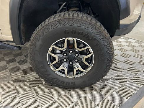 Used 2023 Chevrolet Colorado ZR2 w/ ZR2 Convenience Package III AWD/4WD image 2