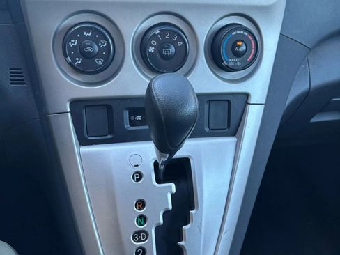 Used 2010 Toyota Matrix image 24