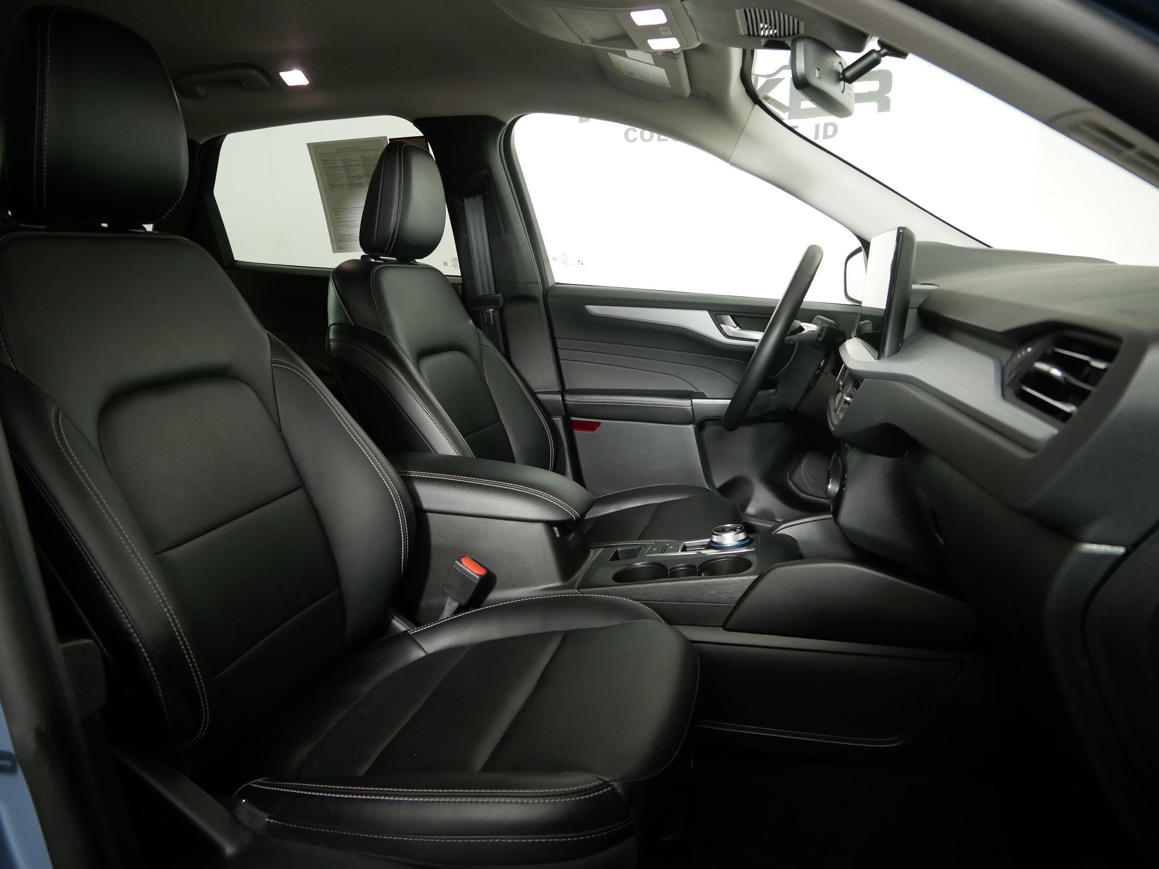 Used 2025 Ford Escape Platinum AWD/4WD image 15