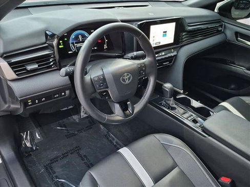 Used 2025 Toyota Camry SE w/ Convenience Package FWD image 10