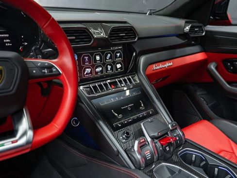 Used 2021 Lamborghini Urus image 29