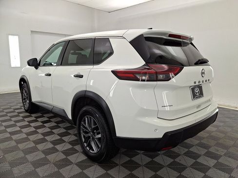 Used 2024 Nissan Rogue S image 21