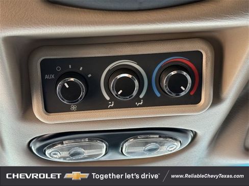 Used 2010 GMC Savana 2500 w/ Preferred Equipment Group image 27