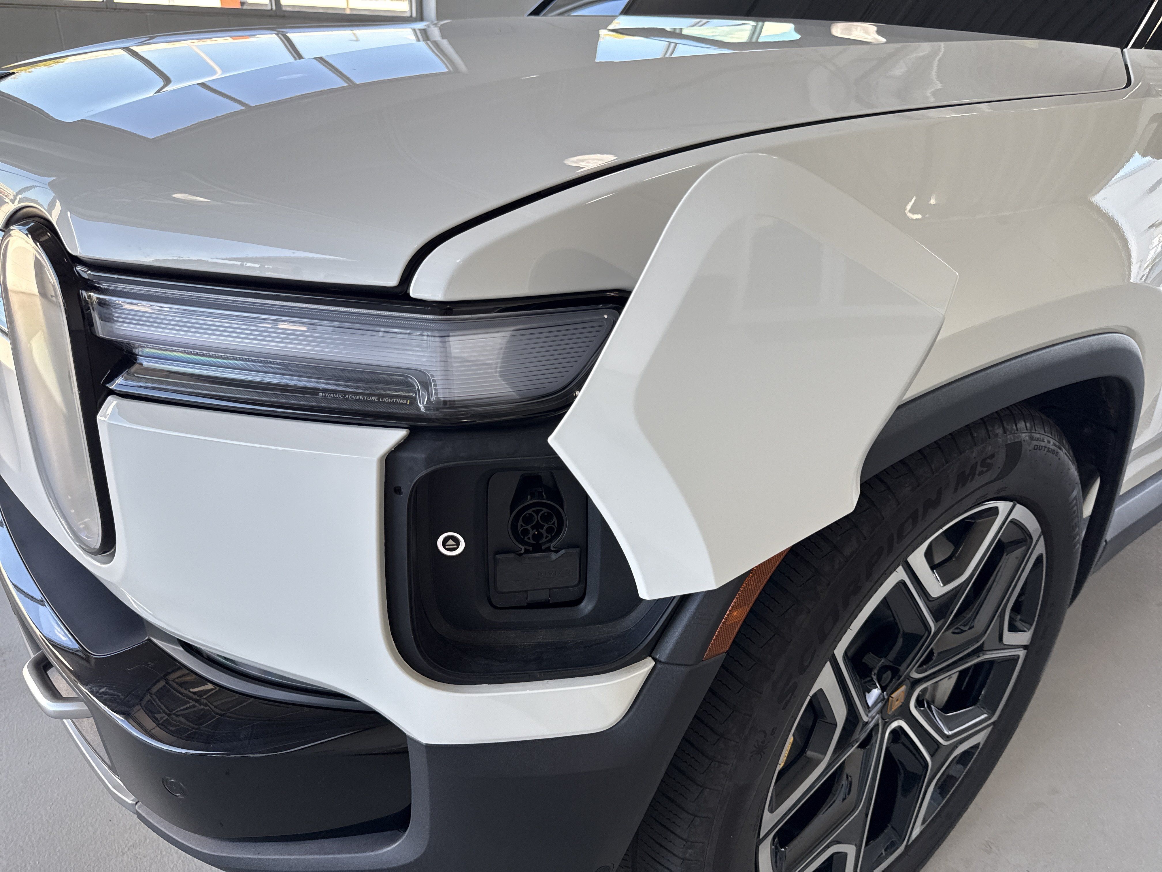 Used 2025 Rivian R1T Adventure Dual AWD/4WD image 51
