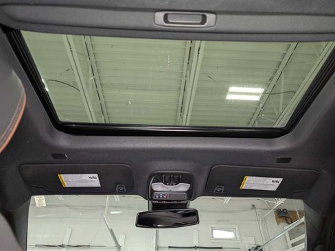 Used 2024 GMC Canyon AT4 w/ AT4 Premium Package image 15