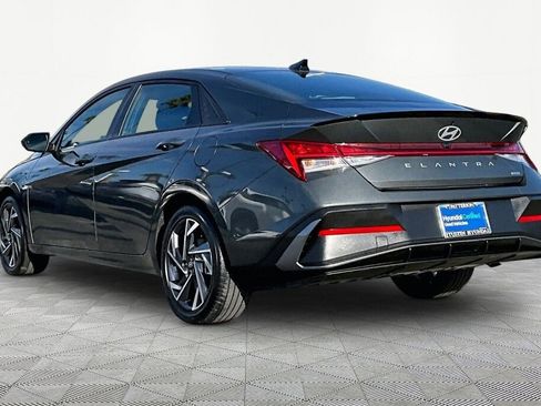 Certified 2025 Hyundai Elantra SEL image 6