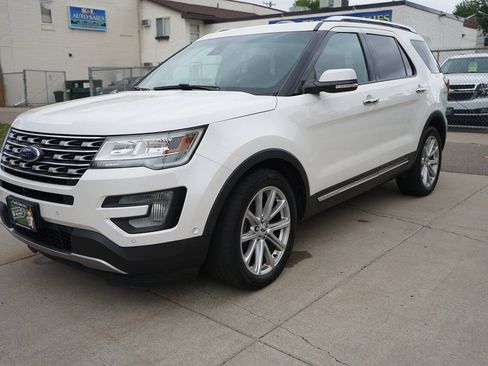 Used 2016 Ford Explorer Limited w/ Equipment Group 301A AWD/4WD image 3