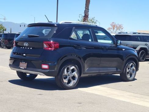 New 2026 Hyundai Venue SEL FWD image 4