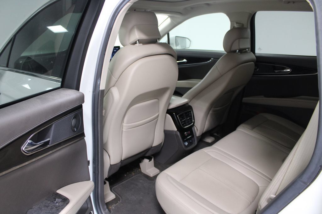Used 2023 Lincoln Nautilus Reserve w/ Equipment Group 201A FWD image 17