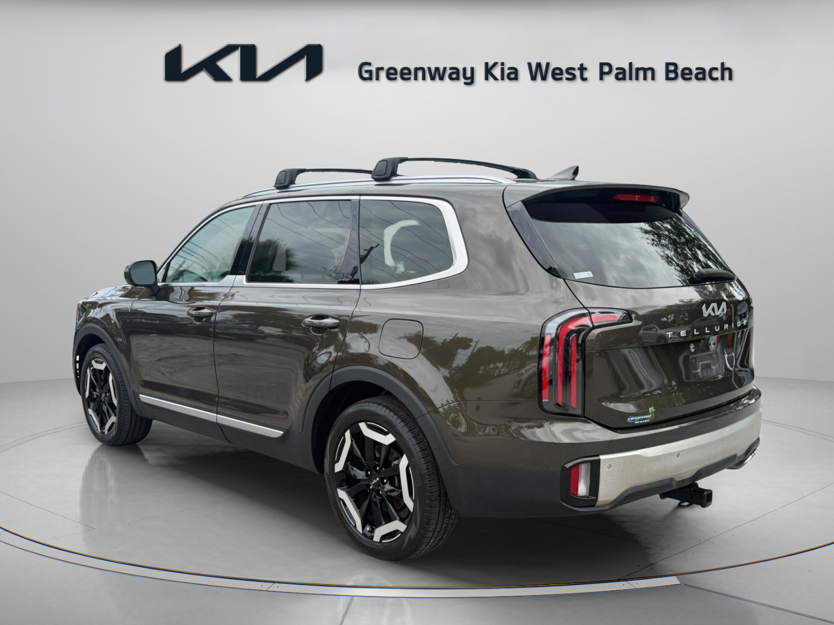 Used 2024 Kia Telluride EX FWD image 5