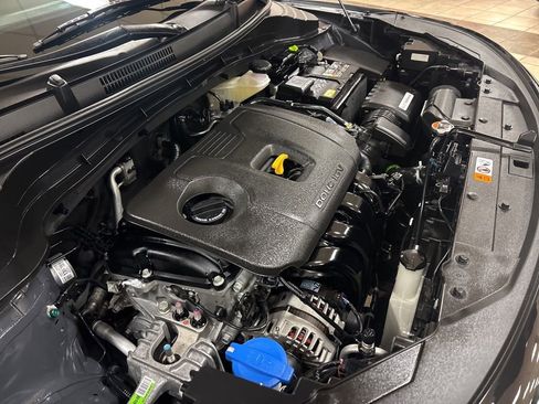 Used 2025 Kia Soul LX FWD image 32