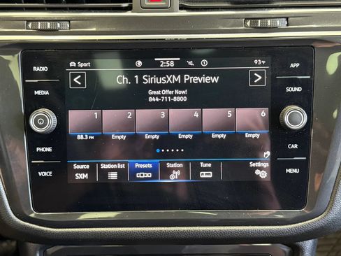 Used 2022 Volkswagen Tiguan SE AWD/4WD image 15