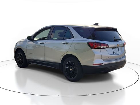 Used 2022 Chevrolet Equinox LS FWD image 5