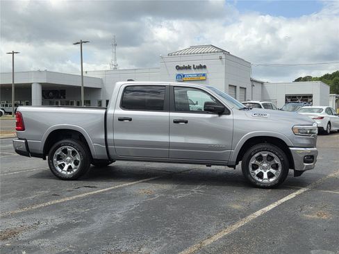 Certified 2025 RAM 1500 Big Horn AWD/4WD image 4