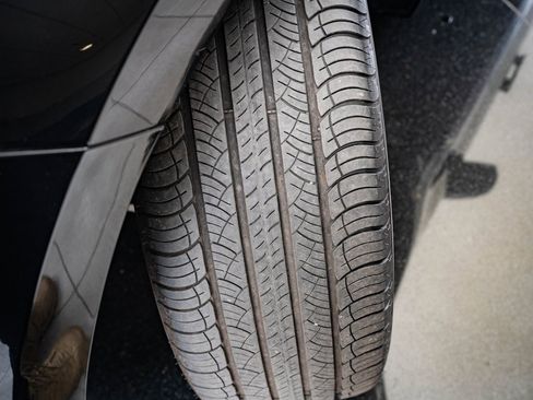 Used 2022 Land Rover Range Rover Velar S image 37