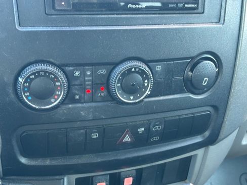 Used 2014 Mercedes-Benz Sprinter 3500 image 9