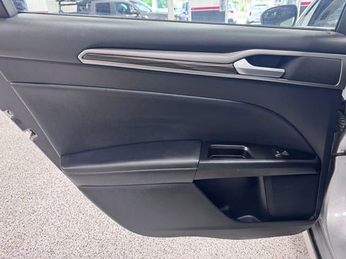 Used 2018 Ford Fusion SE AWD/4WD image 33