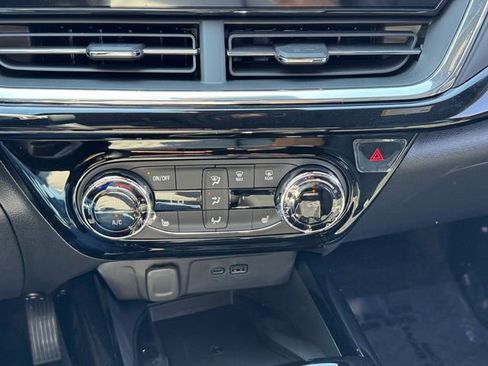 New 2026 Chevrolet Trax RS w/ Sunroof Package FWD image 16