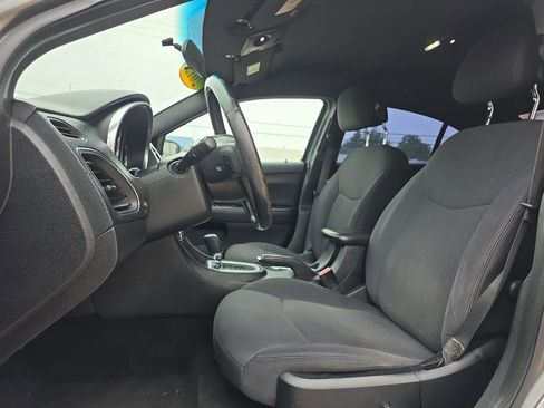 Used 2013 Chrysler 200 Touring FWD image 11