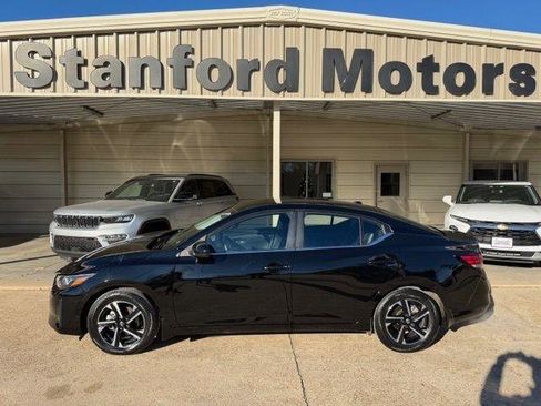 Used 2025 Nissan Sentra SV FWD image 8