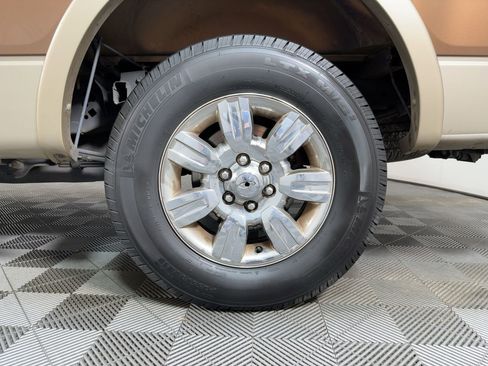 Used 2011 Ford F150 Lariat w/ Lariat Chrome Pkg image 9