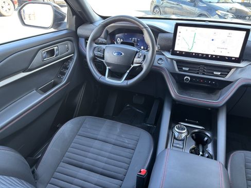 Used 2025 Ford Explorer ST-Line AWD/4WD image 19